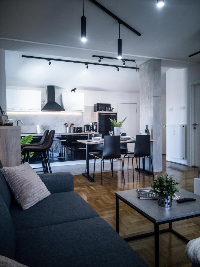 Raw Industrial City Apartment Subotica Eksteriør bilde